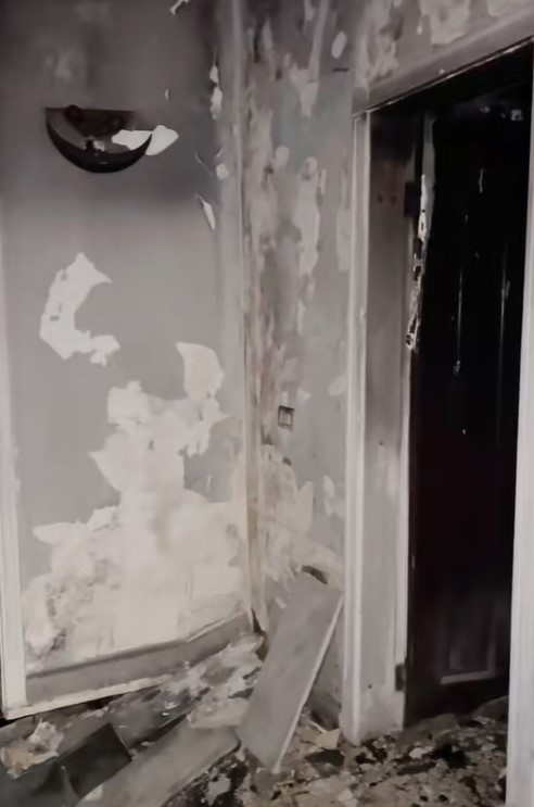 Imagini din prezent cu vila din Izvorani a lui Irinel Columbeanu. Palatul a ajuns o ruină