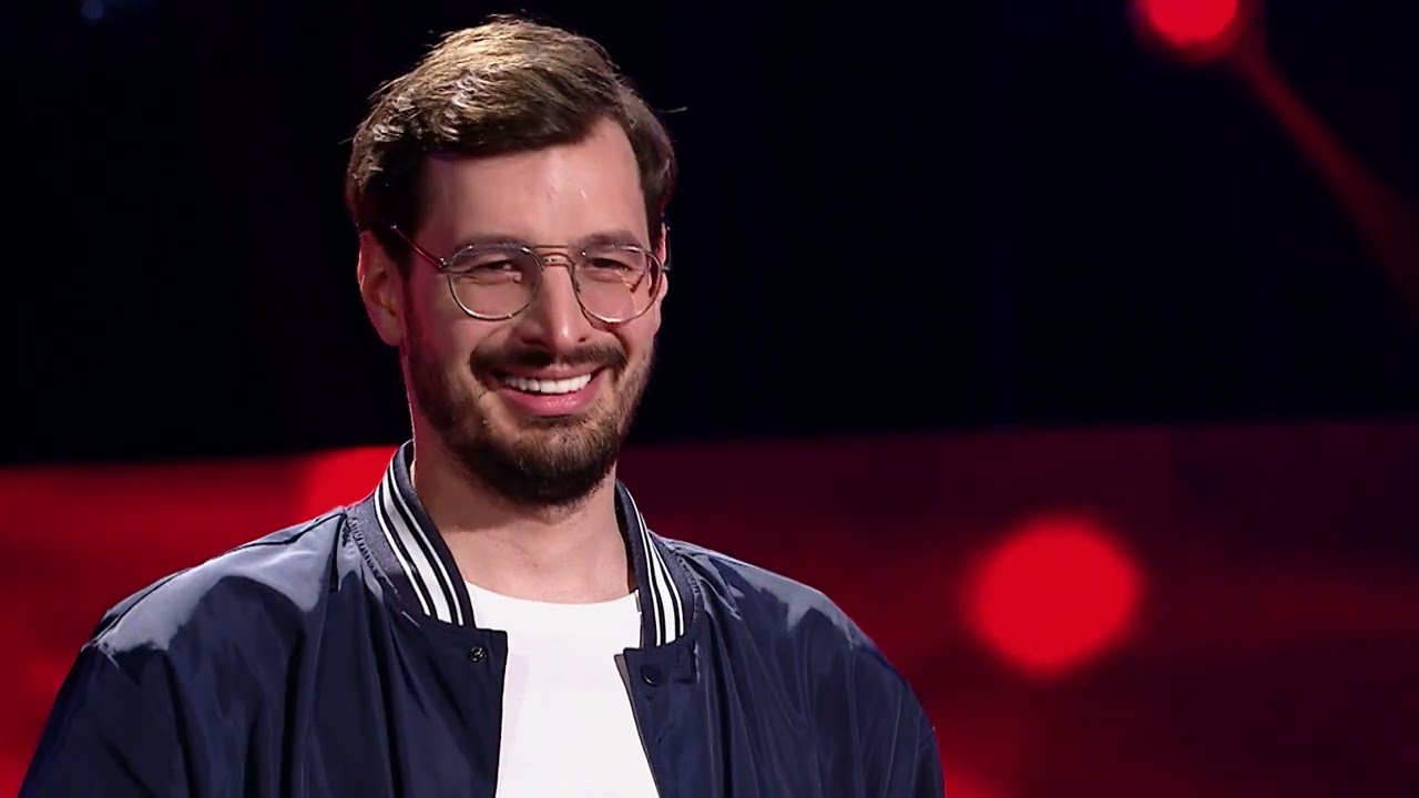 Cine este Alex Maxim, finalist la „Vocea României” 2023. Face parte din echipa lui Smiley și va urca pe scenă alături de Adi Minune