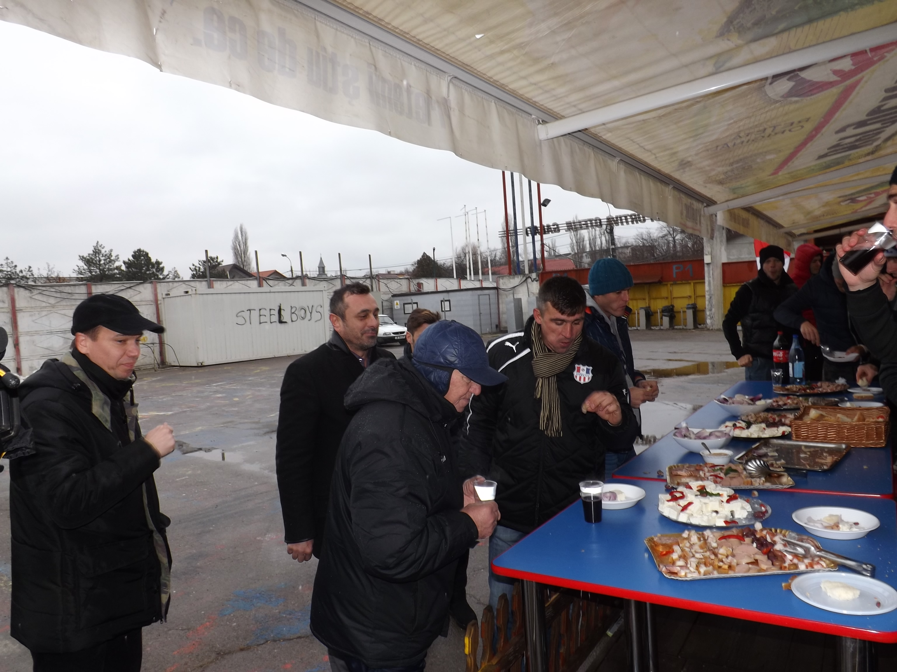 Oțelarii au tăiat porcul, dar cu atenție la siluetă! Selymes dă amenzi de 500 euro pe kilogram în plus