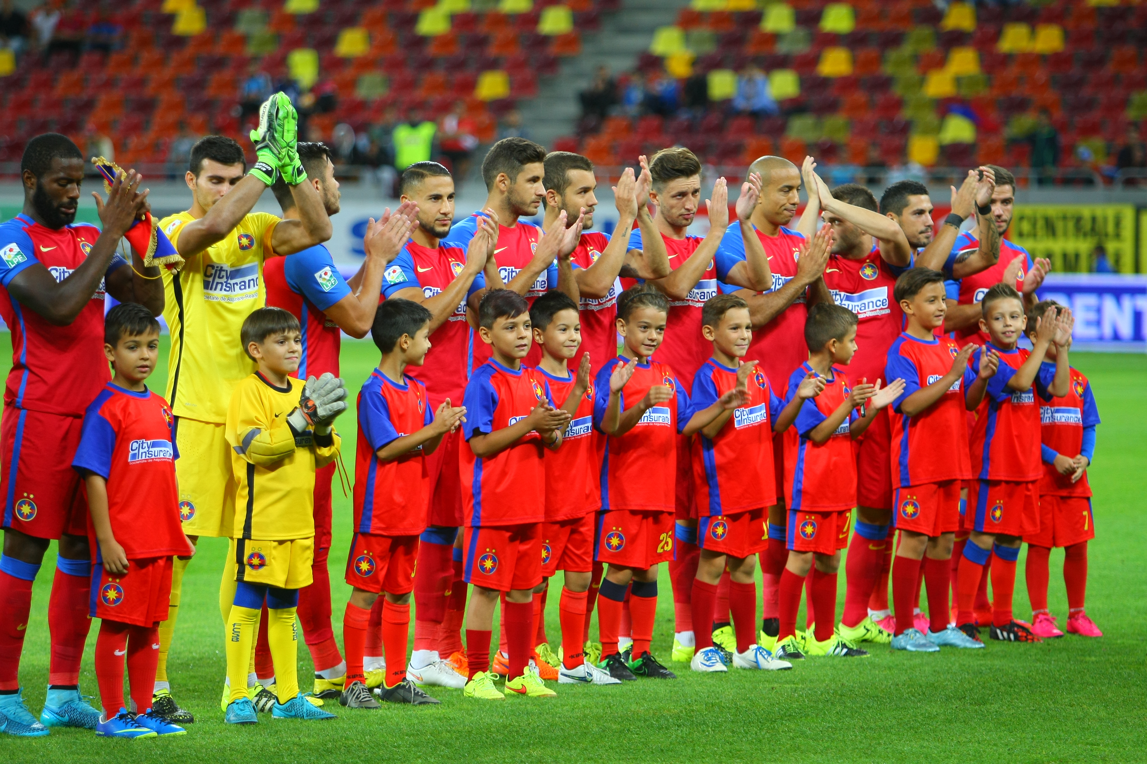 Liga I: Steaua - FC Voluntari 3-1. ^Hamroun, Chipciu și Stanciu l-au ridicat de pe bancă pe Rădoi, antrenorul fără licență al campioanei. Odată cu el, și pe ”principalul”-marionetă Țiți Dumitriu / GALERIE FOTO