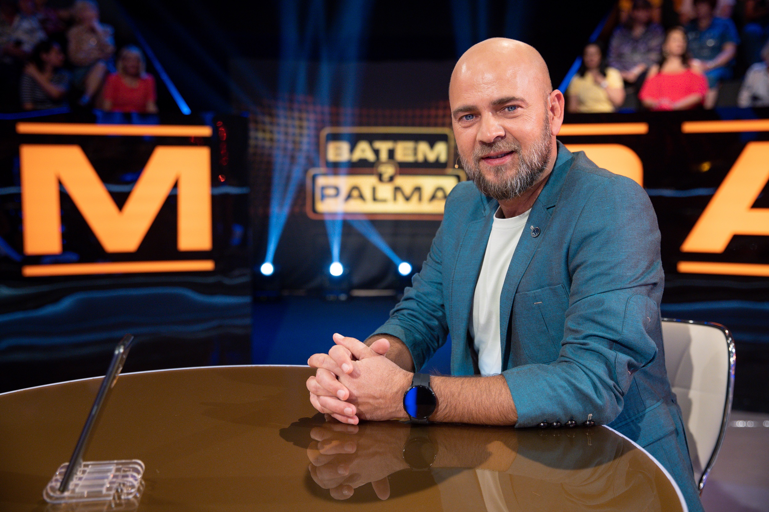 Cosmin Seleși, sacrificii de dragul meseriei: „Nu apuc să-i văd pe ai mei câteva zile bune”. Soția îi este cel mai mare sprijin INTERVIU