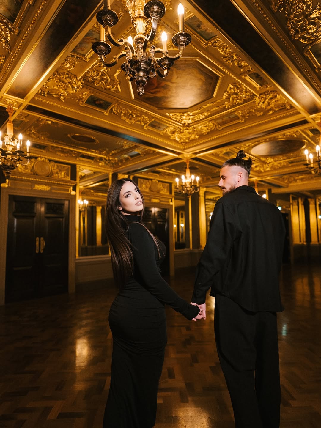 Imagini de la cununia civilă a lui Radu Drăgușin. Fotbalistul s-a căsătorit cu Ioana Stan