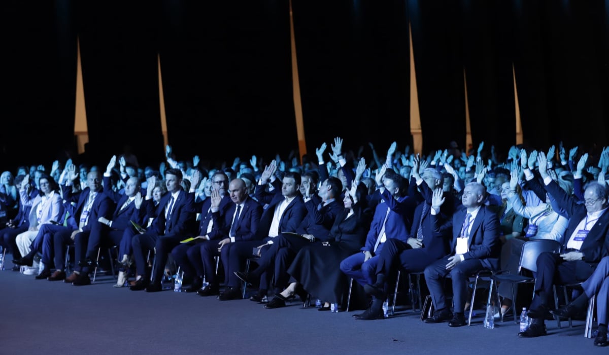 Congresul Extraordinar al PNL s-a încheiat: 1769 de liberali au votat pentru Ilie Bolojan și echipa sa / Puciștii din jurul lui Veștea, somați să demisioneze