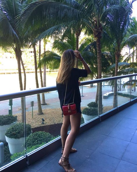 Fiica lui Ion Țiriac e mai ceva ca un model, dar vrea să se facă jurnalistă. Cele mai frumoase ipostaze cu Ioana | FOTO