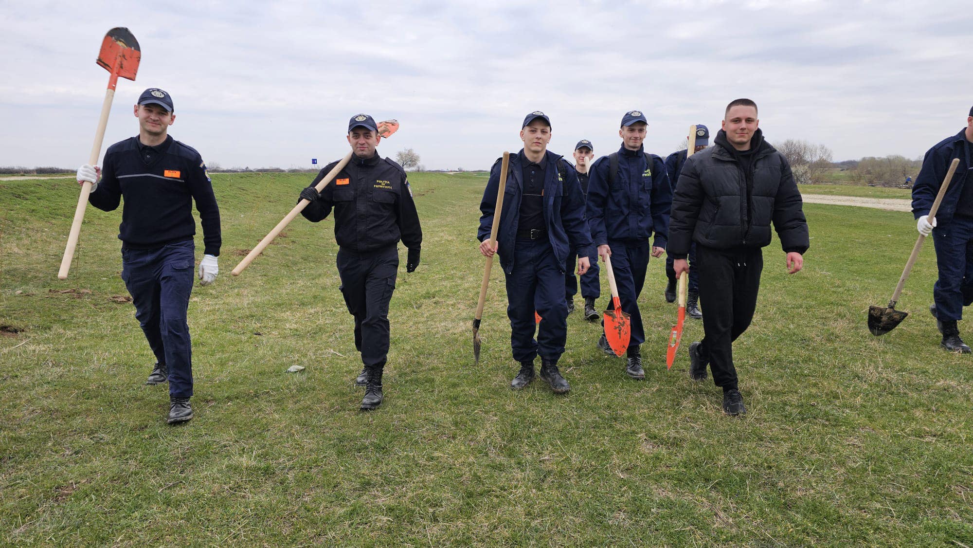 Acțiune ecologică de amploare în Oradea. Peste 5.000 de voluntari au transformat malul Crișului Repede într-o pădure vie
