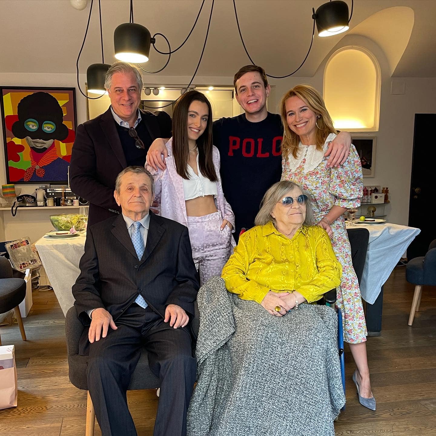 Cum a sărbătorit Andreea Esca Paștele. Imagini de la evenimentul de familie, la care au participat și bunicii