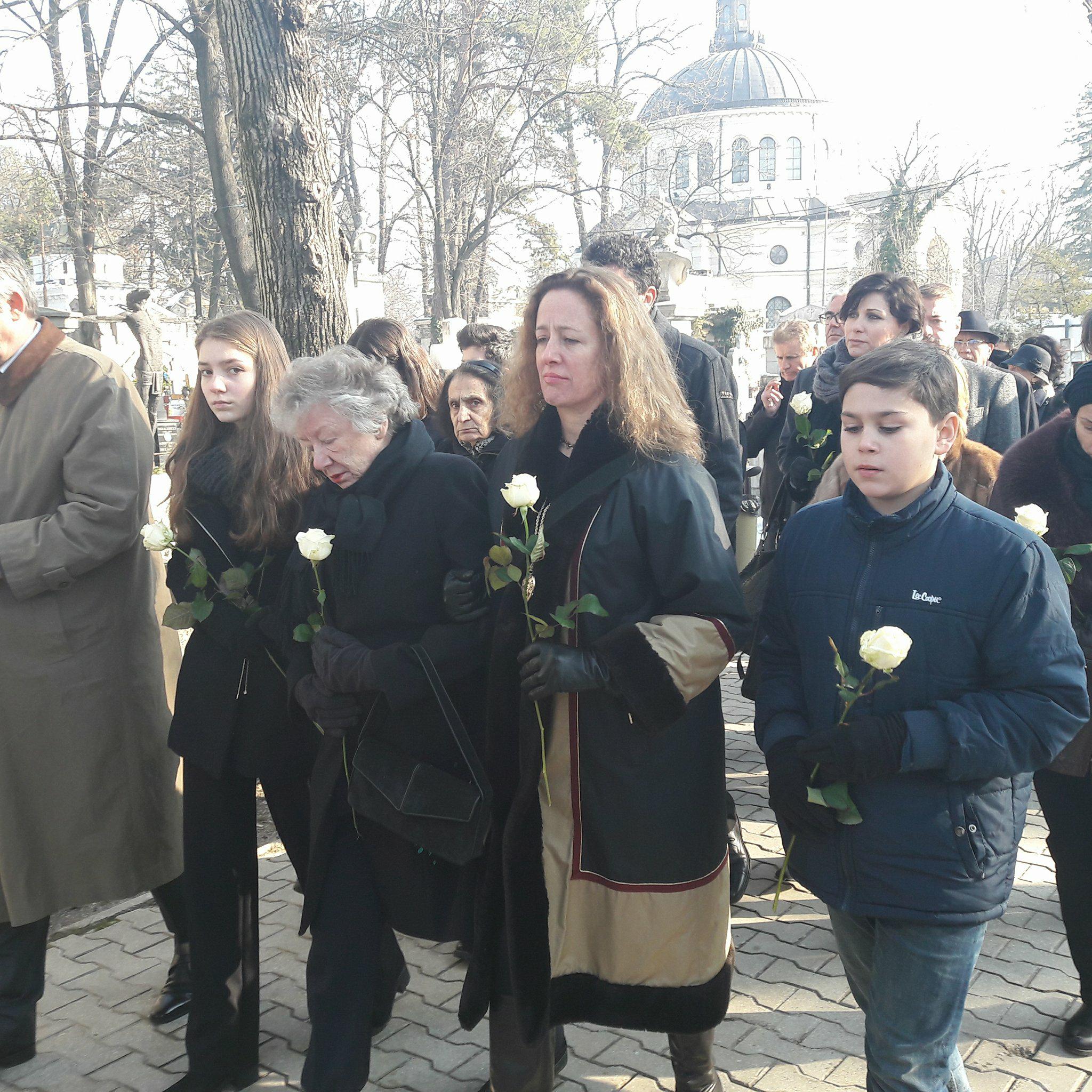 Neagu Djuvara, condus pe ultimul drum. Reputatul istoric a fost înmormântat cu onoruri militare / FOTO