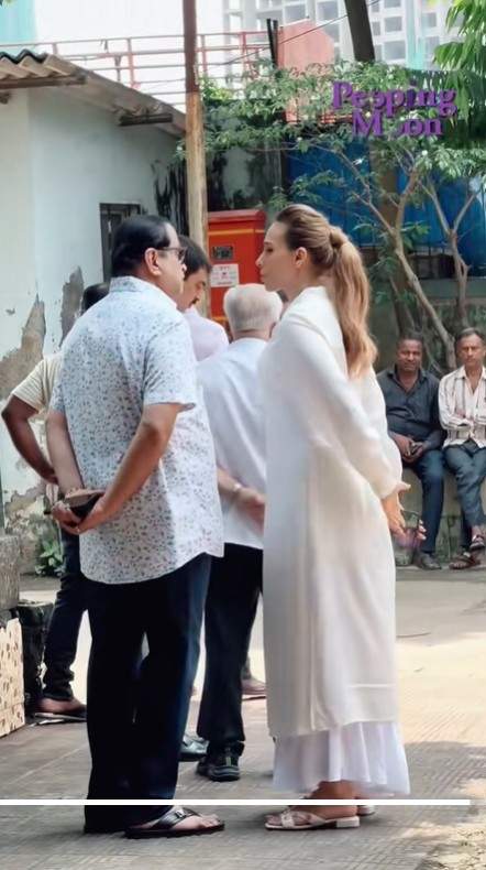 Cum au apărut Iulia Vântur și Salman Khan la înmormântarea unui culturist celebru din India. S-a stins din viață la doar 42 de ani