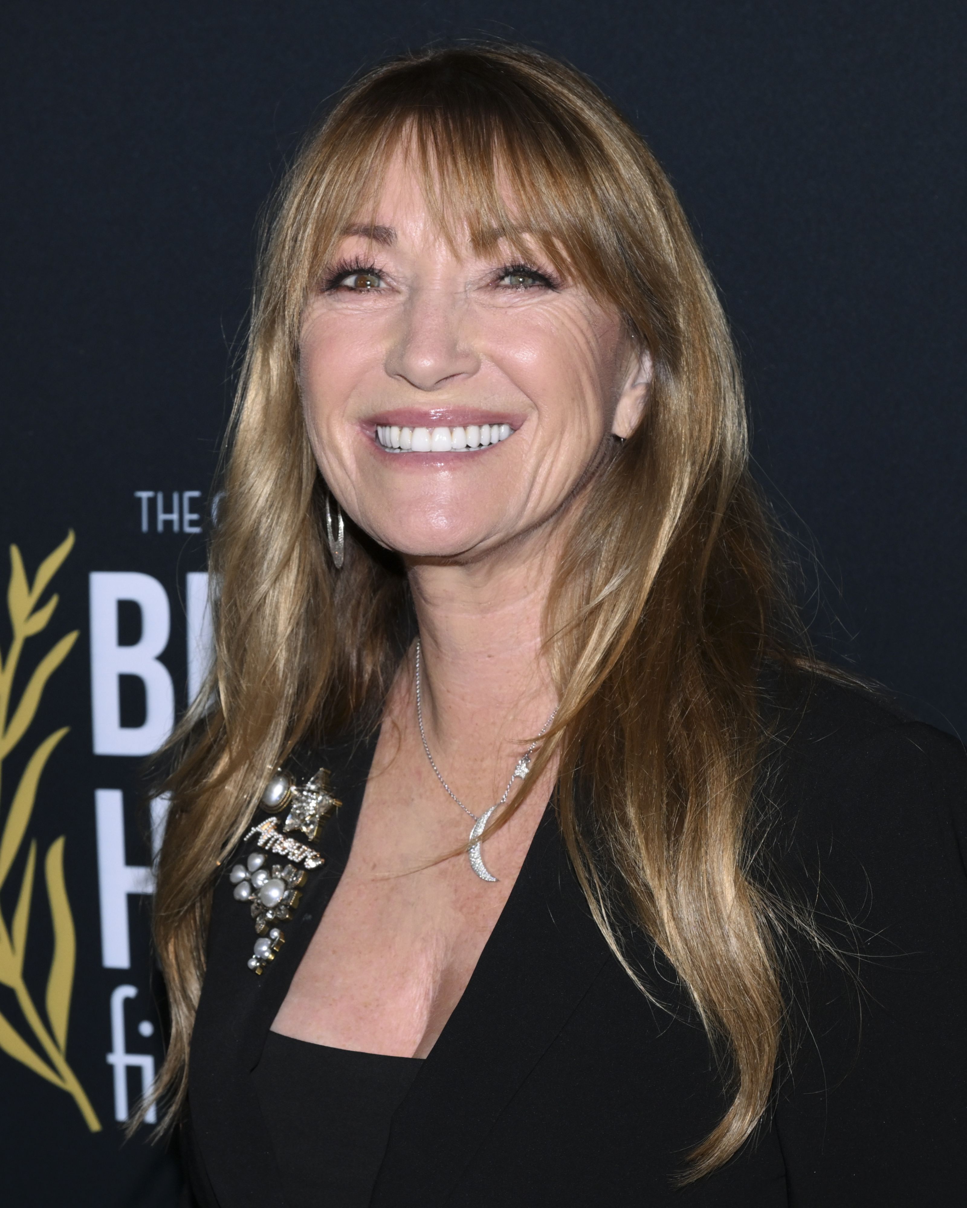 La 74 de ani, Jane Seymour spune că se simte cu 20-30 de ani mai tânără: „De fapt, trebuie să-mi reamintesc cât de bătrână sunt”