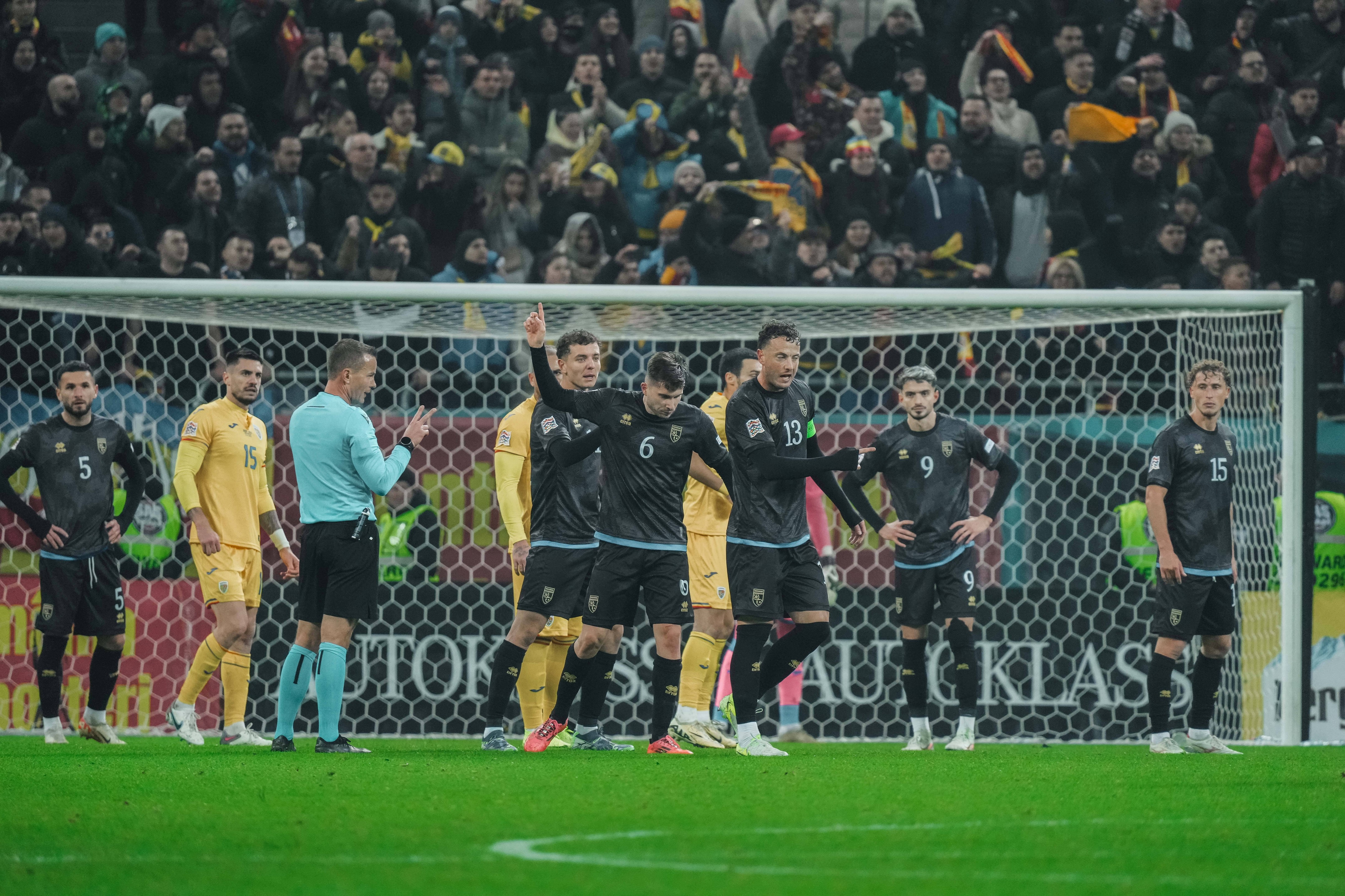 Amir Rrahmani e fotbalistul care a pornit scandalul în meciul România - Kosovo și și-a convins colegii să iasă de pe teren: „Arbitrul nu a vrut să asculte”