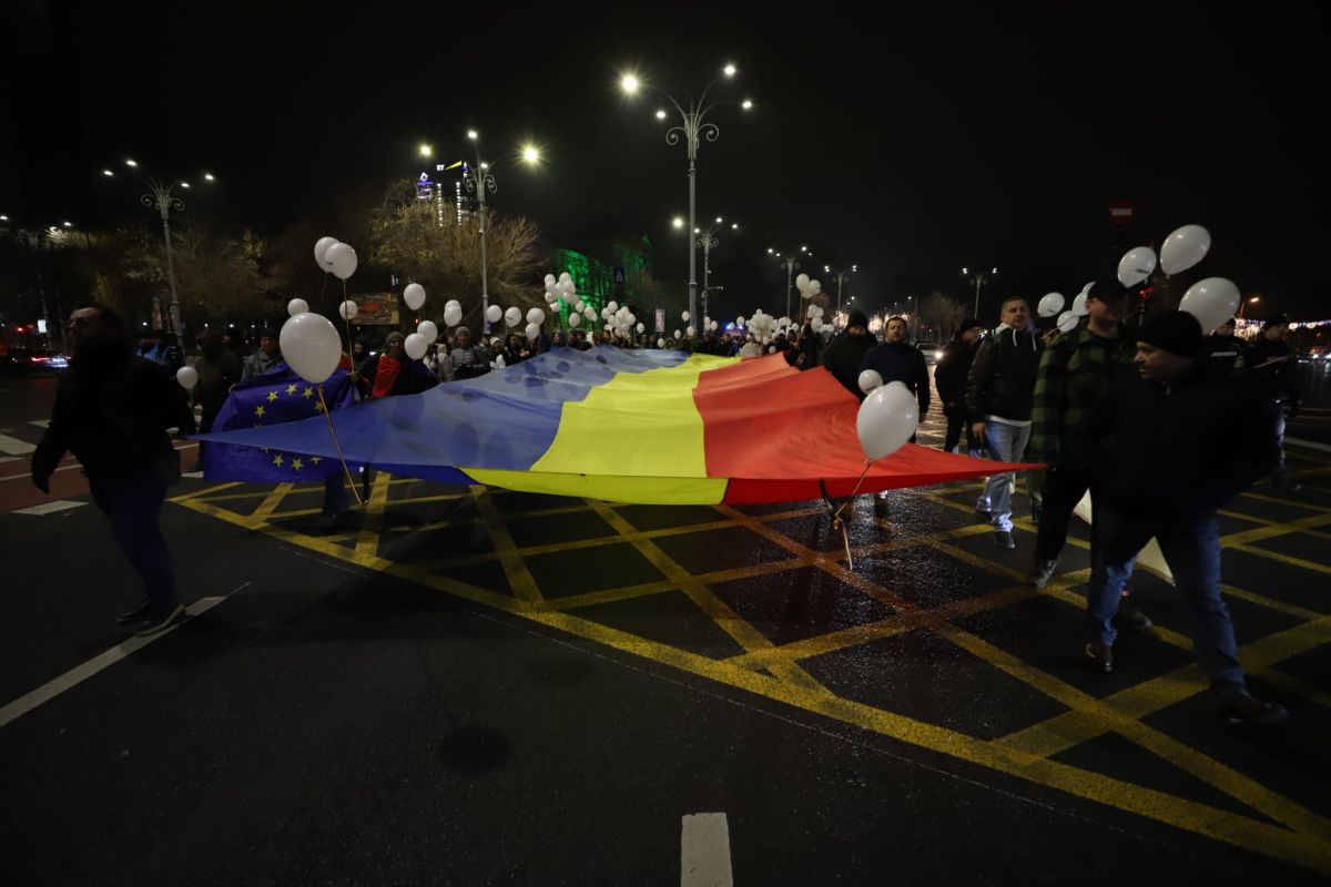 Marș memorial la București pentru eroii și victimele din 1989: „Morții nu mai au răbdare, avem datoria să fim vocea lor”