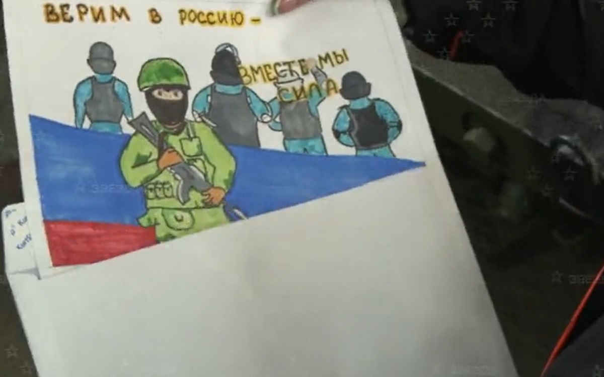 VIDEO | Cele mai puternice tancuri rusești trimise armatei, sfințite și pline cu „desene și scrisori de la copii și icoane ortodoxe”