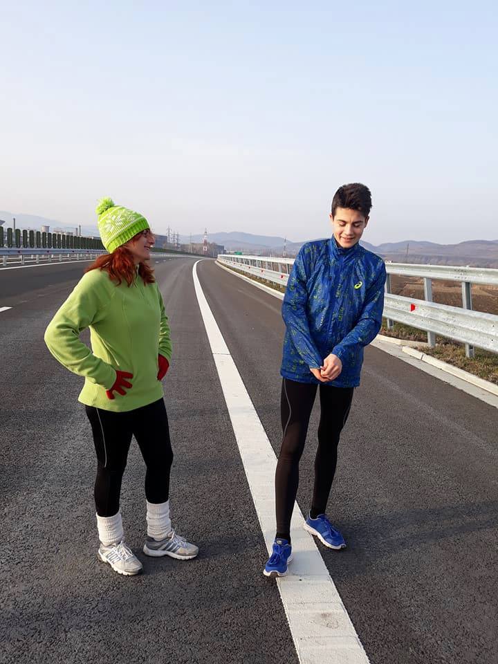 Lotul 3 al Autostrăzii Sebeş-Turda, folosit de sportivi ca pistă de antrenamente. Porțiunea, nerecepționată din cauza deficiențelor