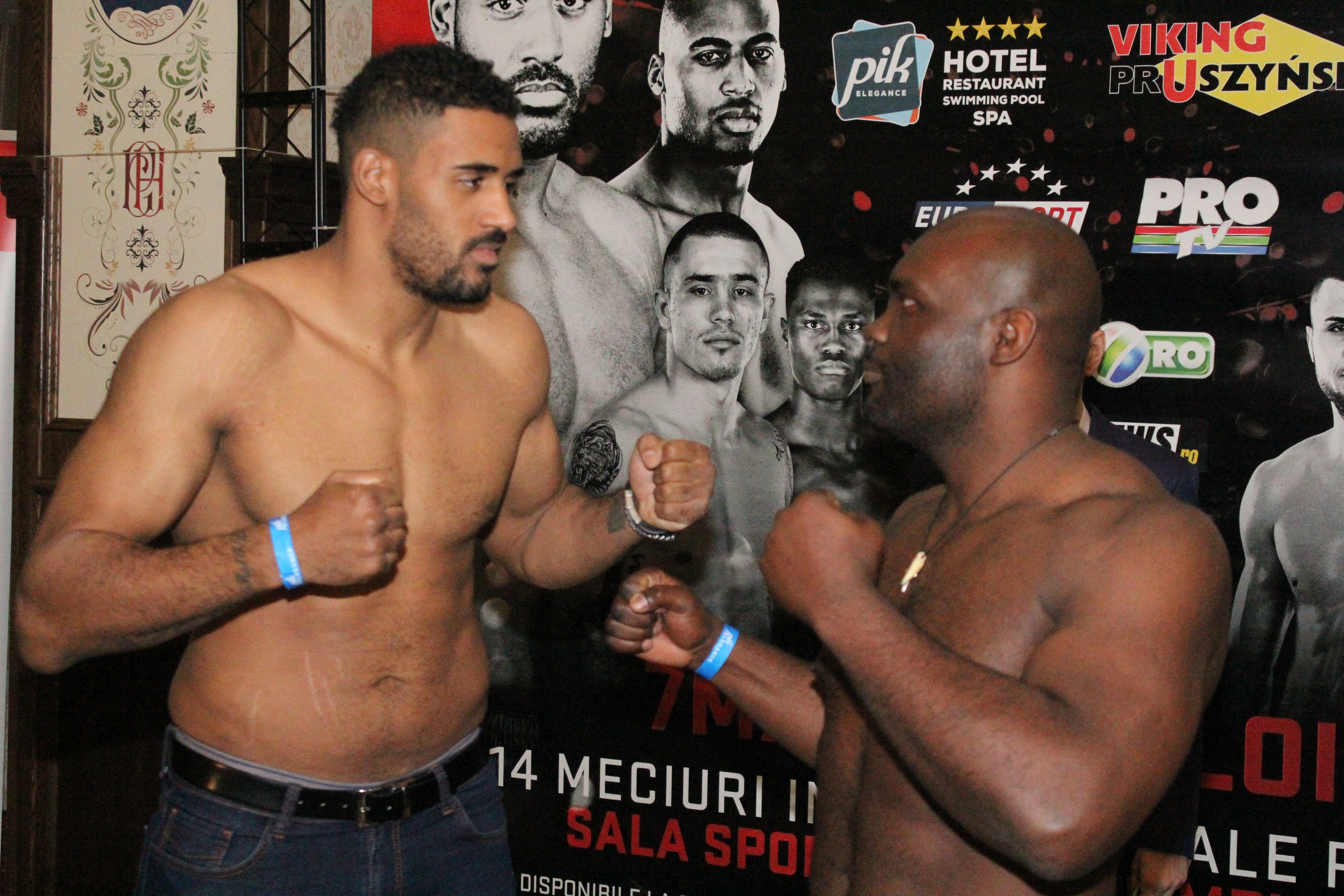 Luptătorii de la Superkombat Ploiești s-au confruntat pentru prima dată la cântarul oficial / GALERIE FOTO