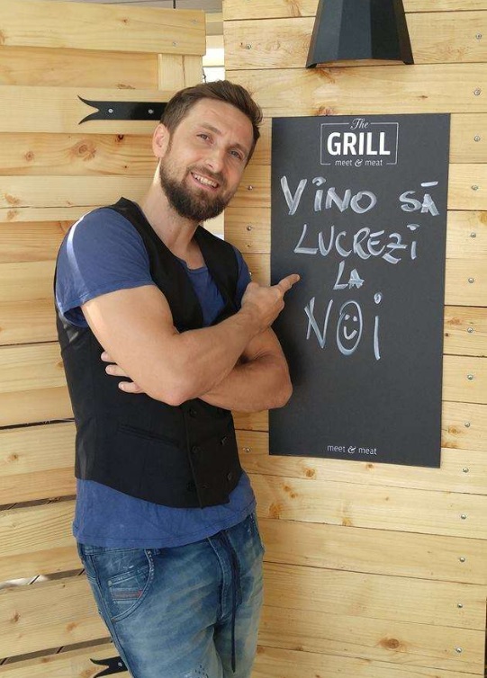 Dani Oțil le răspunde celor care l-au acuzat că prețurile din restaurantul lui sunt prea mari. Pizza costă 62 de lei, iar cartofii prăjiți - 19 lei