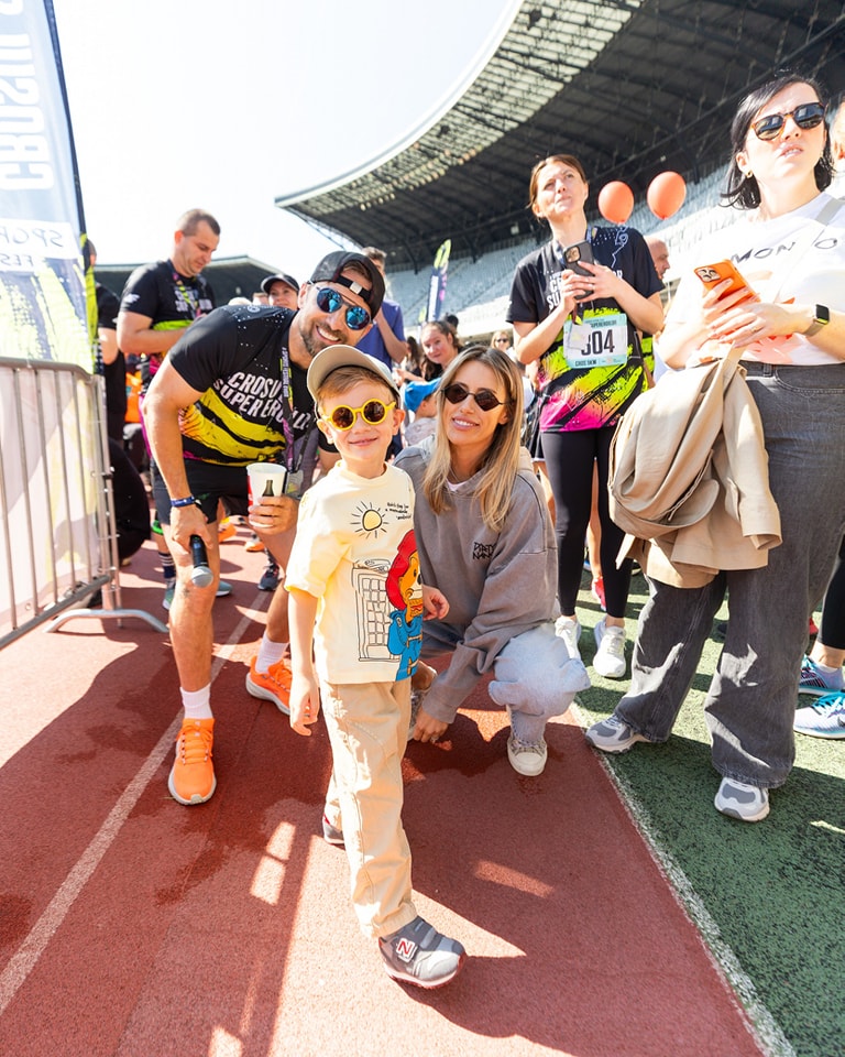 Imagini adorabile cu băiețelul lui Dani Oțil și al Gabrielei Prisăcariu. Tiago îi calcă pe urme tatălui său