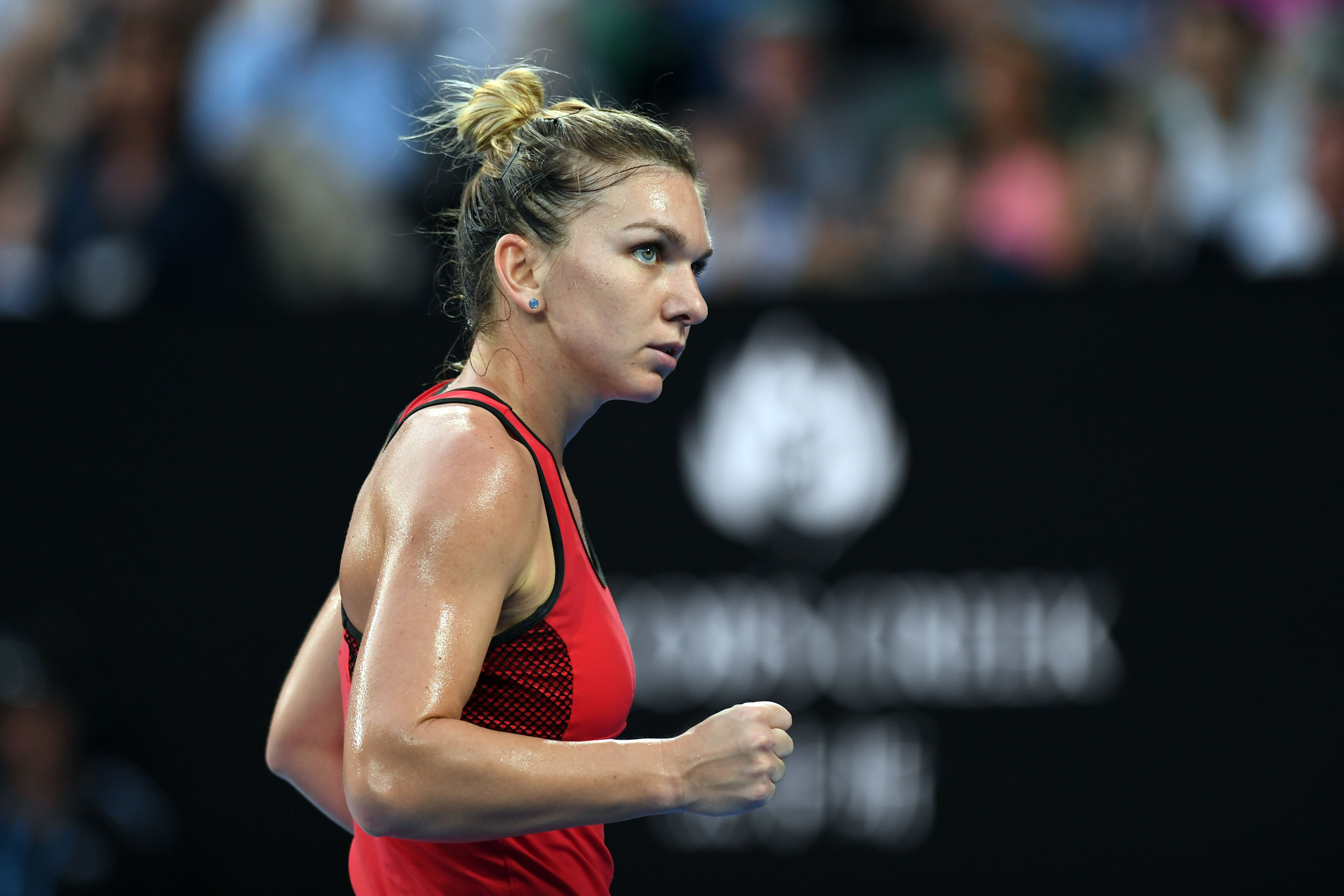 Imaginile finalei Halep - Wozniacki. Românii fac show pe Rod Laver Arena, din Melbourne. S-au speriat când a acuzat probleme fizice: ”Simo de oțel”” / FOTO