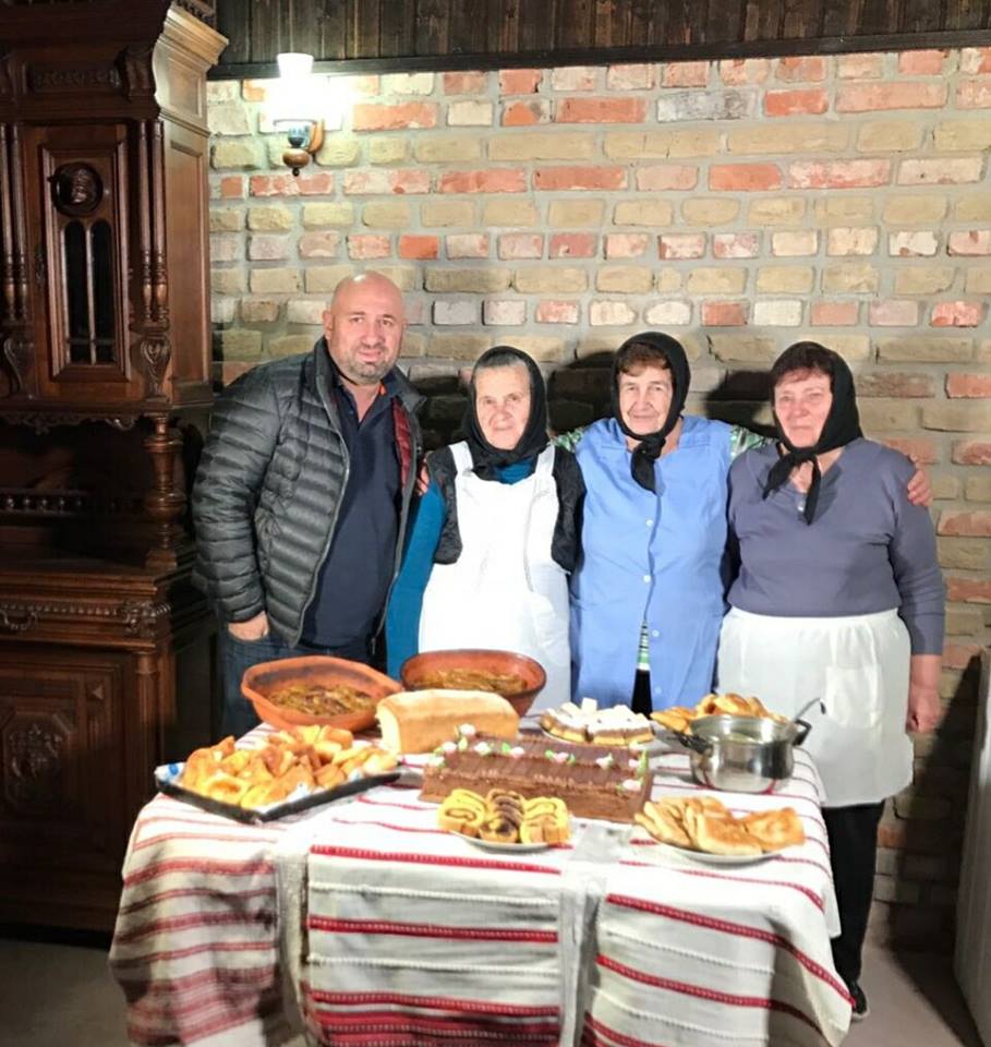 Chef Scărlătescu vs badea Ion! Ai fi zis că știe să gătească de toate, dar un cioban i-a dat lecții!