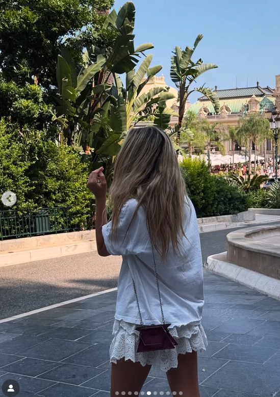 Cine este, de fapt, bărbatul alături de care a fost surprinsă Otniela Sandu în Franța. „Cred în respect, în sinceritate și, mai ales, în iubirea trăită pe față”