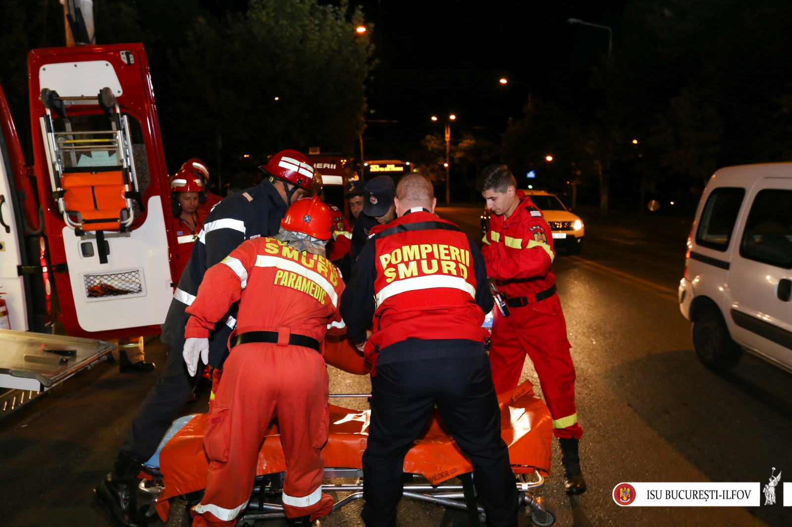 O femeie a murit într-un incendiu izbucnit într-un bloc din Sectorul 3