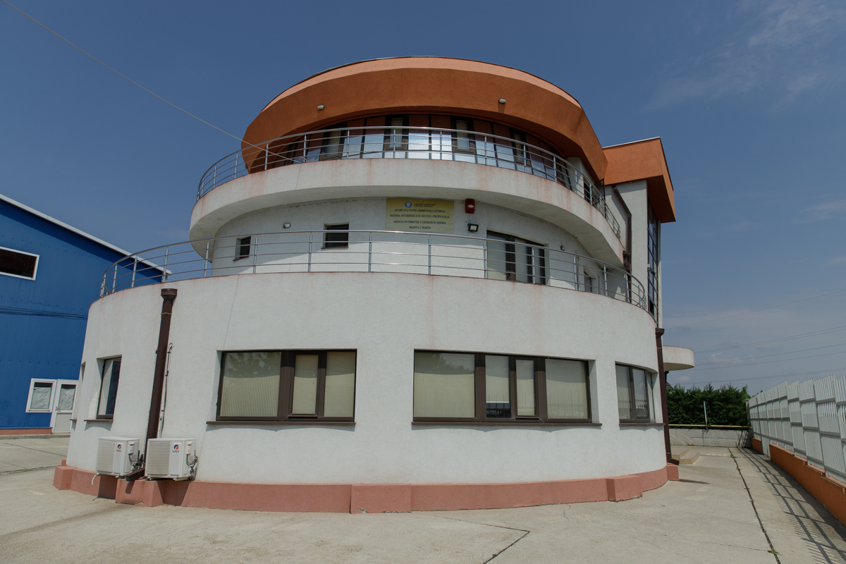 REPORTAJ. Bătălia între fermierii disperați de secetă și specialiștii care trimit rachete în nori: „Oamenii spun că nu plouă din cauza noastră”