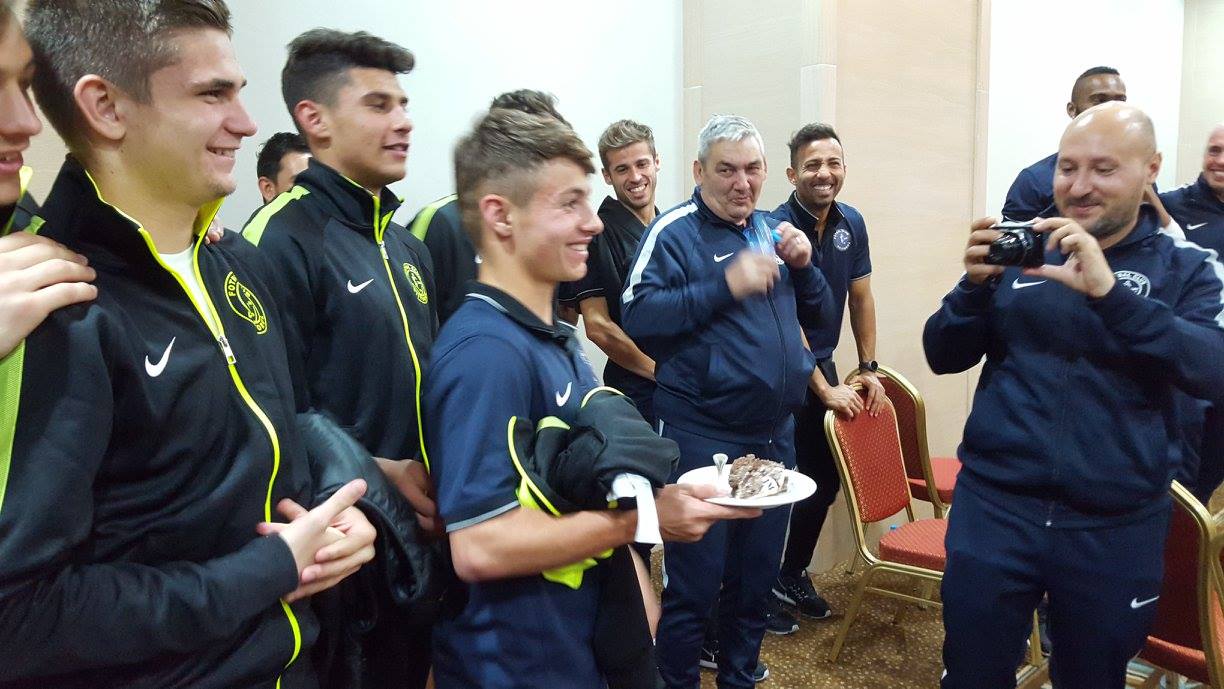De ziua lui Gică Hagi, jucătorii i-au cerut să aibă răbdare cu ei / GALERIE FOTO & VIDEO