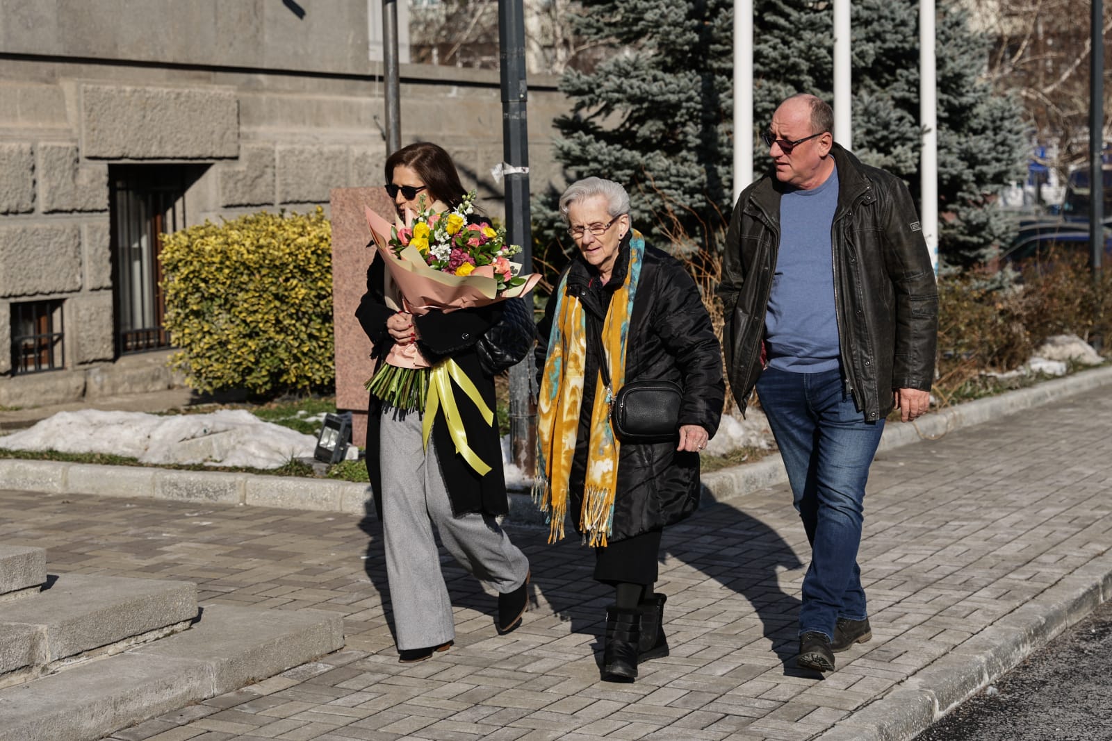 Imagini de la cununia civilă a lui Radu Drăgușin. Fotbalistul s-a căsătorit cu Ioana Stan