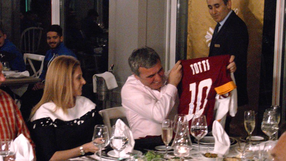 Gică şi-a serbat ziua alături de familie şi de jucători în Antalya. ^N-au lipsit surprizele / FOTO&VIDEO