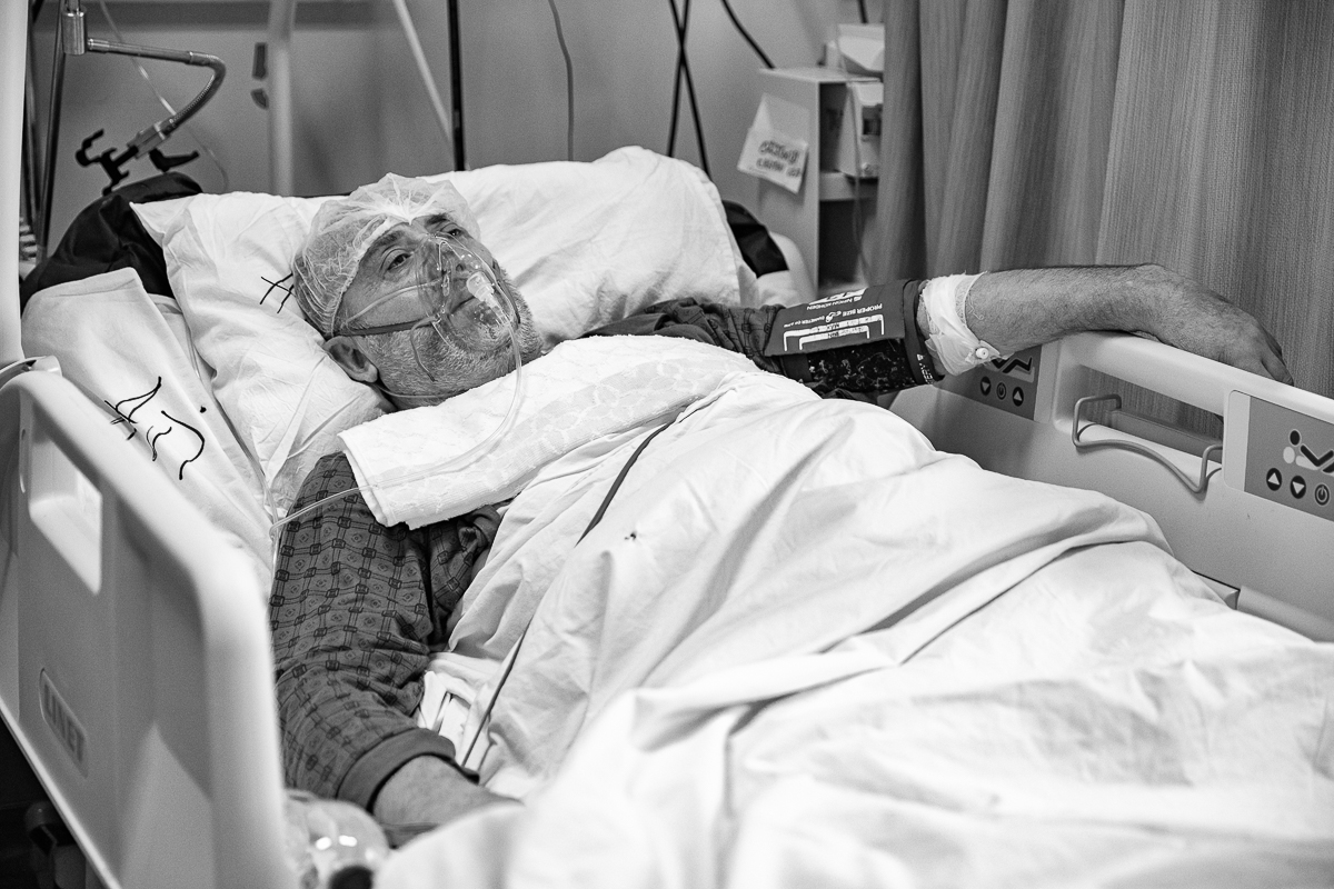 Despre oxigen, cafeină şi spiritul sacrificat al sărbătorilor în spitalul COVID din Roşiori de Vede: „O să picăm toţi la un moment dat”
