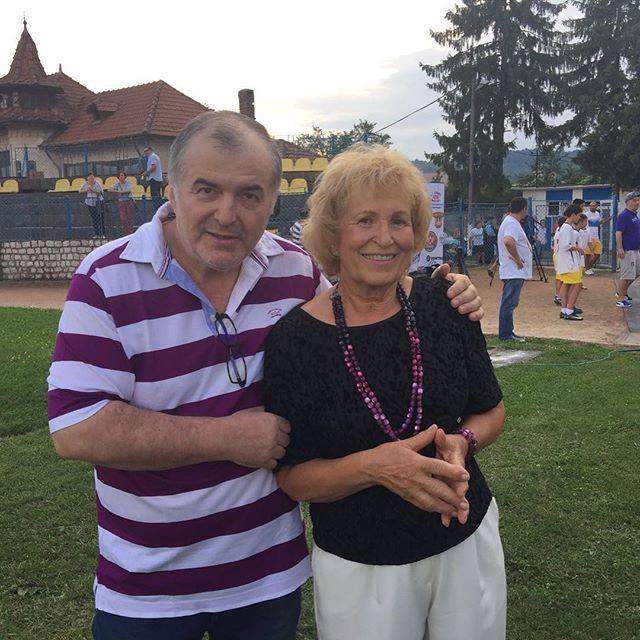 Florin Călinescu s-a luat de Burleanu, Dâncu, Dragnea și de Ponta. ”Comemorare liniștită, anonimilor!”