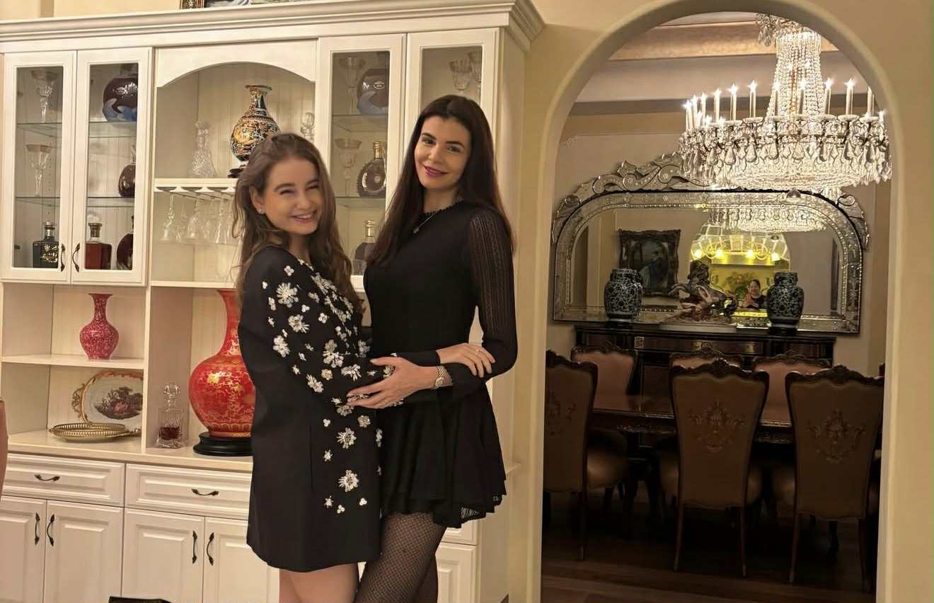 Imagini nevăzute până acum cu Monica Gabor, care a împlinit 38 de ani. Irina Columbeanu, fiica ei, le-a făcut publice