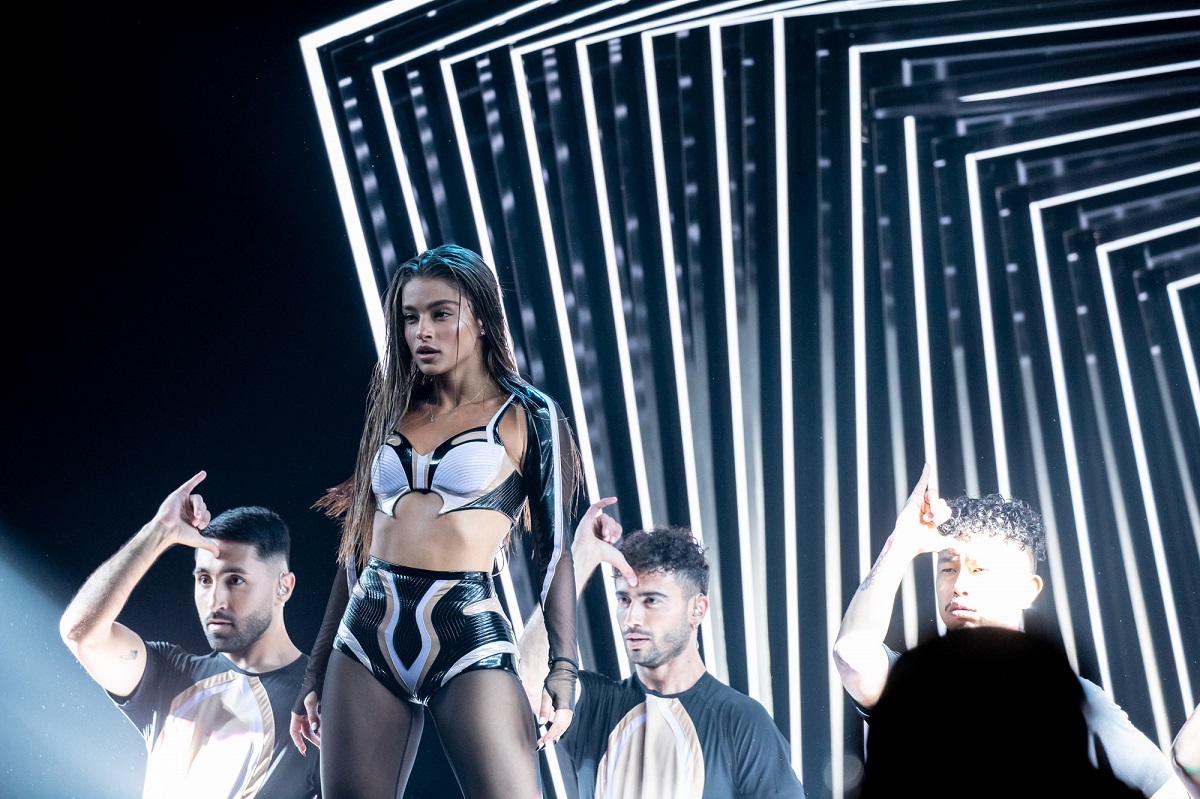 Cântăreața din Israel s-a dezbrăcat pe scena Eurovision 2023, apoi s-a dezlănțuit: „Europa, vrei să mă vezi dansând?”