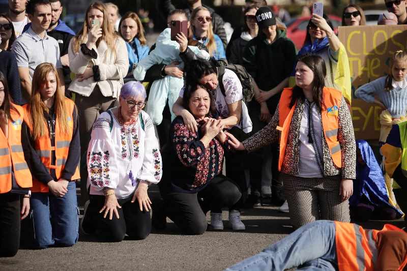 Proteste față de război, la București și la Constanța. Manifestanții ucraineni au cerut oprirea conflictului pornit de Rusia: „Vrem acasă”