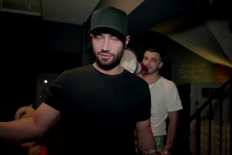 Imagini din apartamentul lui Mihai Bendeac. Cât a costat locuința actorului: „Este pe două niveluri, este duplex”