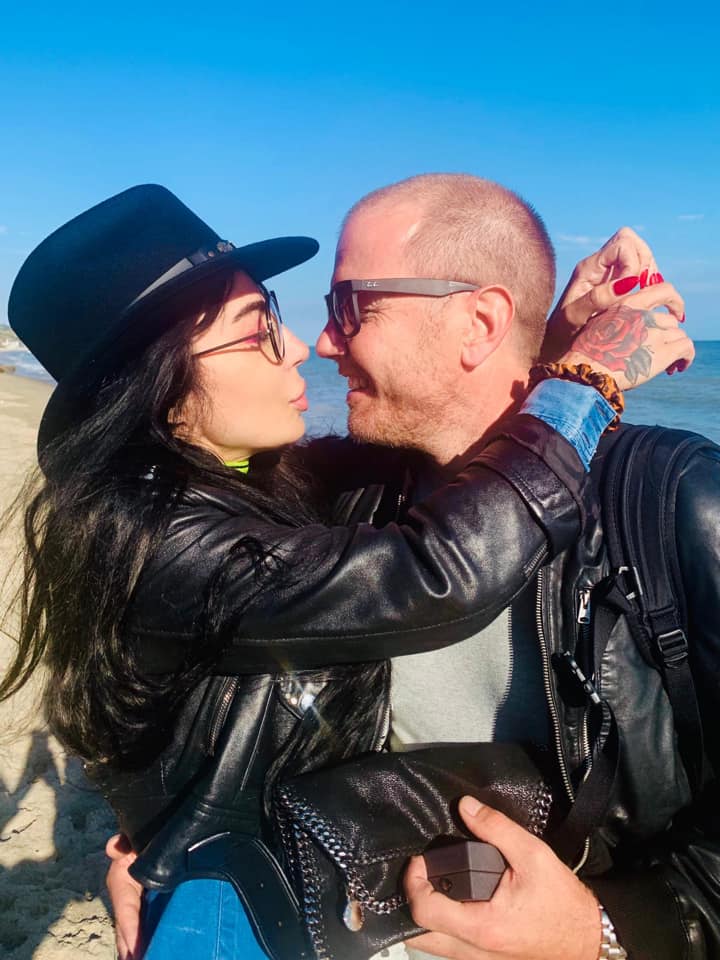 DJ Wanda, cerută în căsătorie pe plaja din Malibu. Cum arată inelul de logodnă (FOTO)