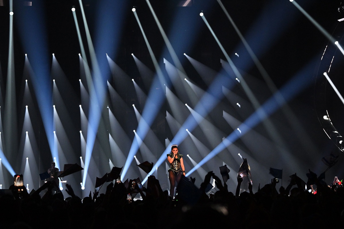 Cum a apărut cântăreața din Norvegia, țara a cărei televiziune publică a desființat piesa României la Eurovision 2023. E „Regina regilor”