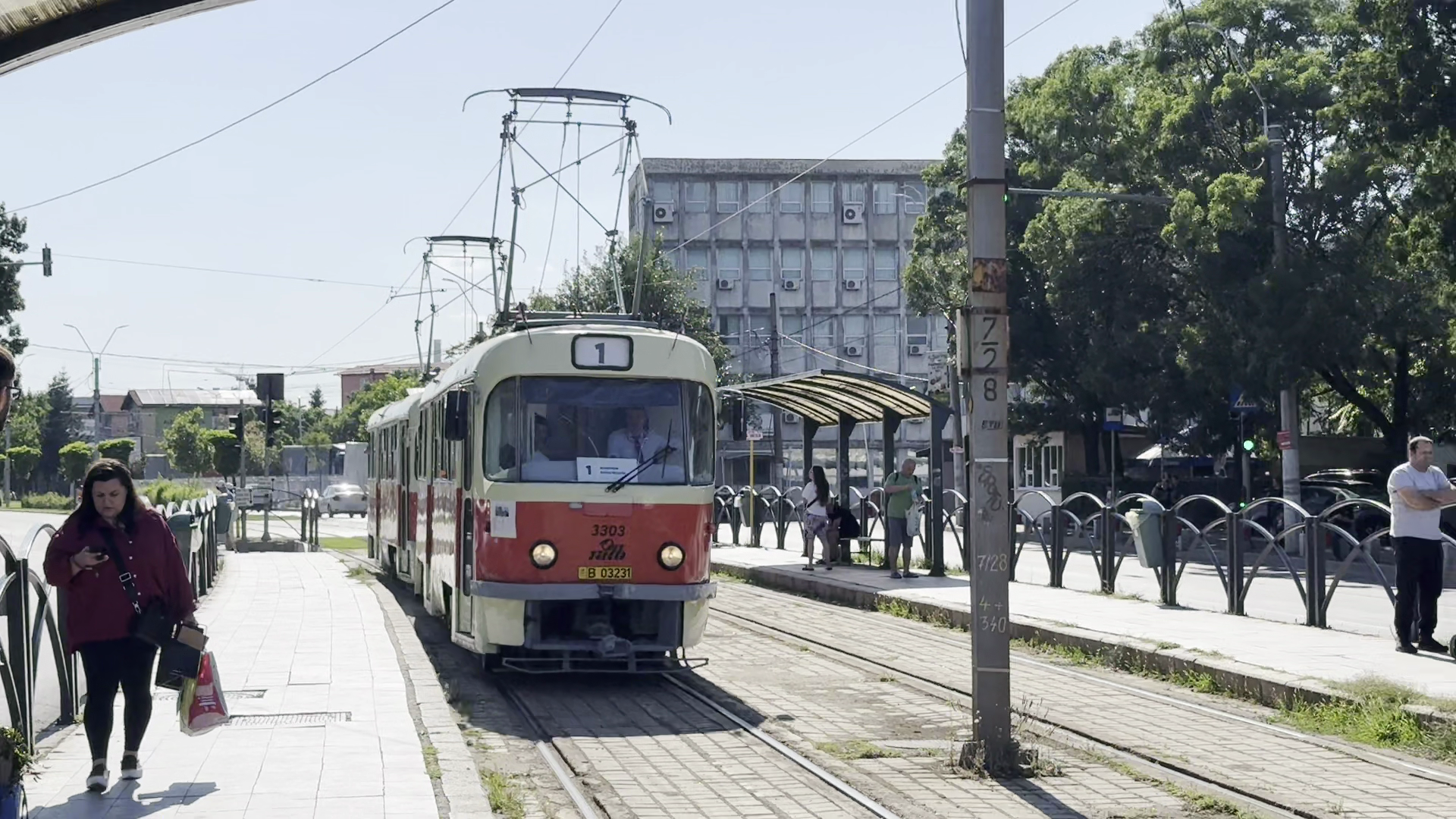 Am mers cu tramvaiul Tatra în drumul spre depou. După 53 de ani, garniturile își iau rămas-bun de la București
