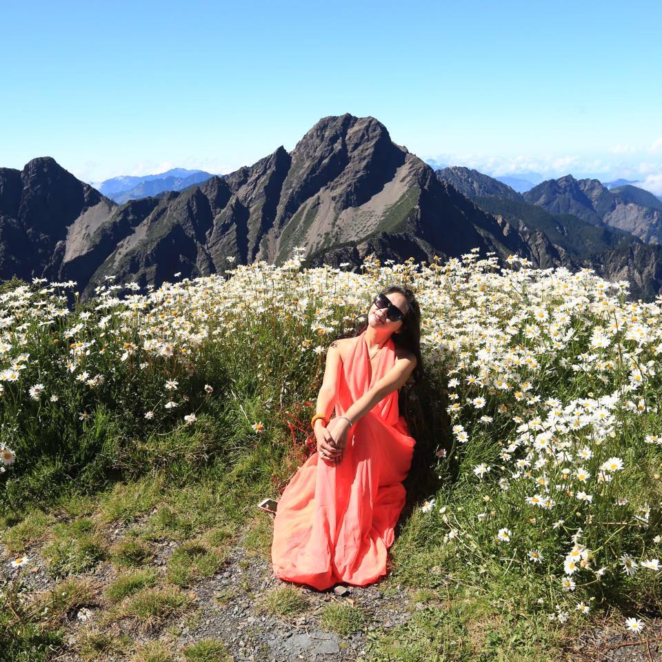 FOTO | O tânără din Taiwan cunoscută drept "Alpinista în bikini" a fost găsită înghețată pe munte după ce a căzut de la înălțime