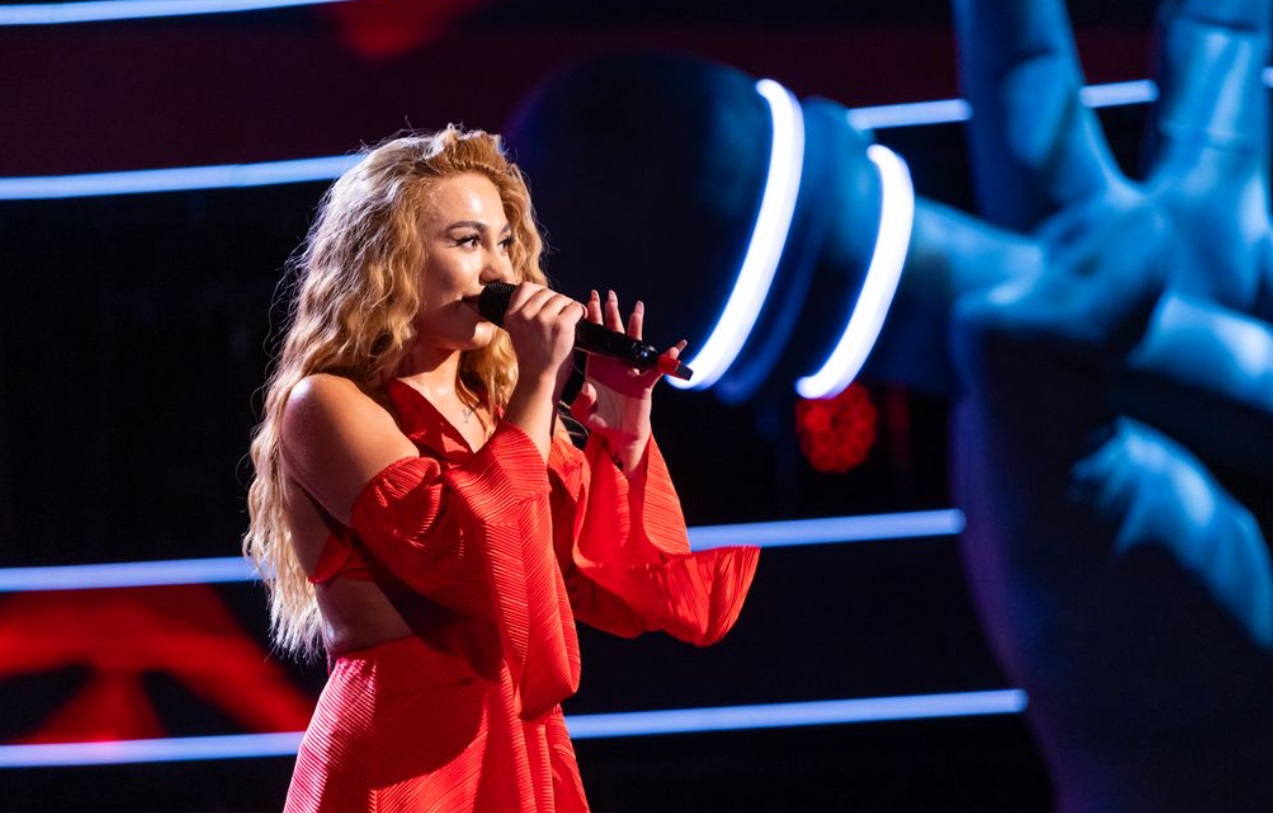 Cine e Roxana Dobrițoiu de la Vocea României 2024. A interpretat piesa „Made in Romania” și a ajuns în echipa lui Smiley