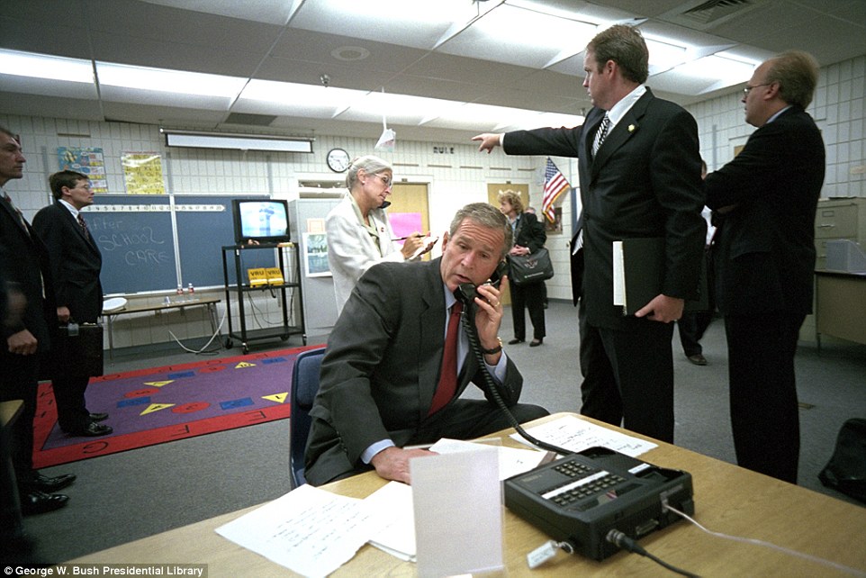 Imagini de colecție cu George W. Bush după atentatele teroriste din 11 septembrie 2001