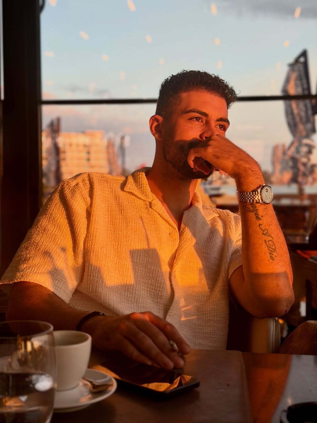 Cum a ajuns în România prima dată grecul Steve Ant: „Sunt fix de la mare, unde merg toți românii”
