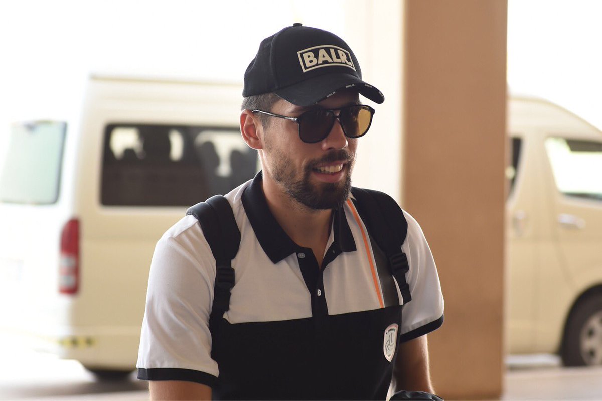 Budescu a făcut show în avionul echipei Al Shabab: ”Sperăm să nu avem turbulenţe!” / VIDEO