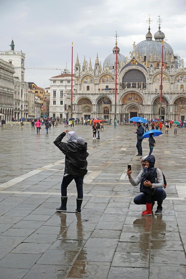 Furtuna Alex a făcut ravagii în Franţa şi Italia. Cel puţin două persoane au murit, iar alte nouă sunt date dispărute