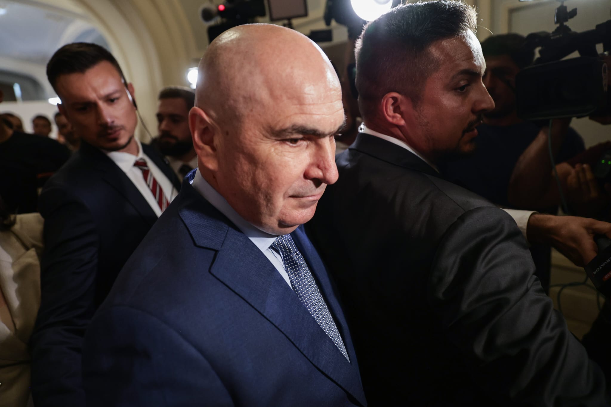 Conducerea PNL a respins cu un vot zdrobitor susținerea Guvernului Veștea și-i amenință cu excluderea pe partizani / „Nu îmi depun mandatul”