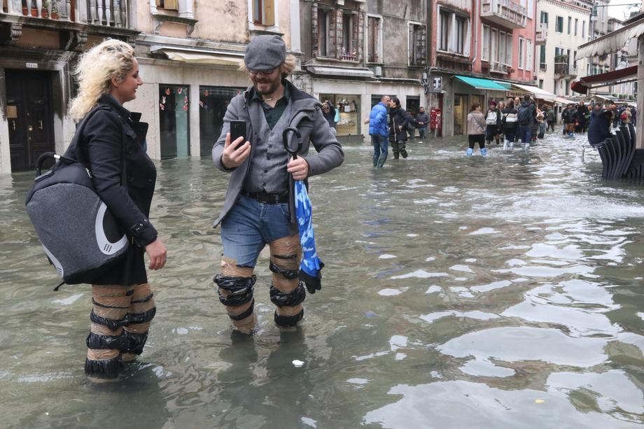 Veneția se confruntă cu cele mai grave inundații din ultimii 150 de ani. Primarul orașului a vorbit despre pagube uriașe