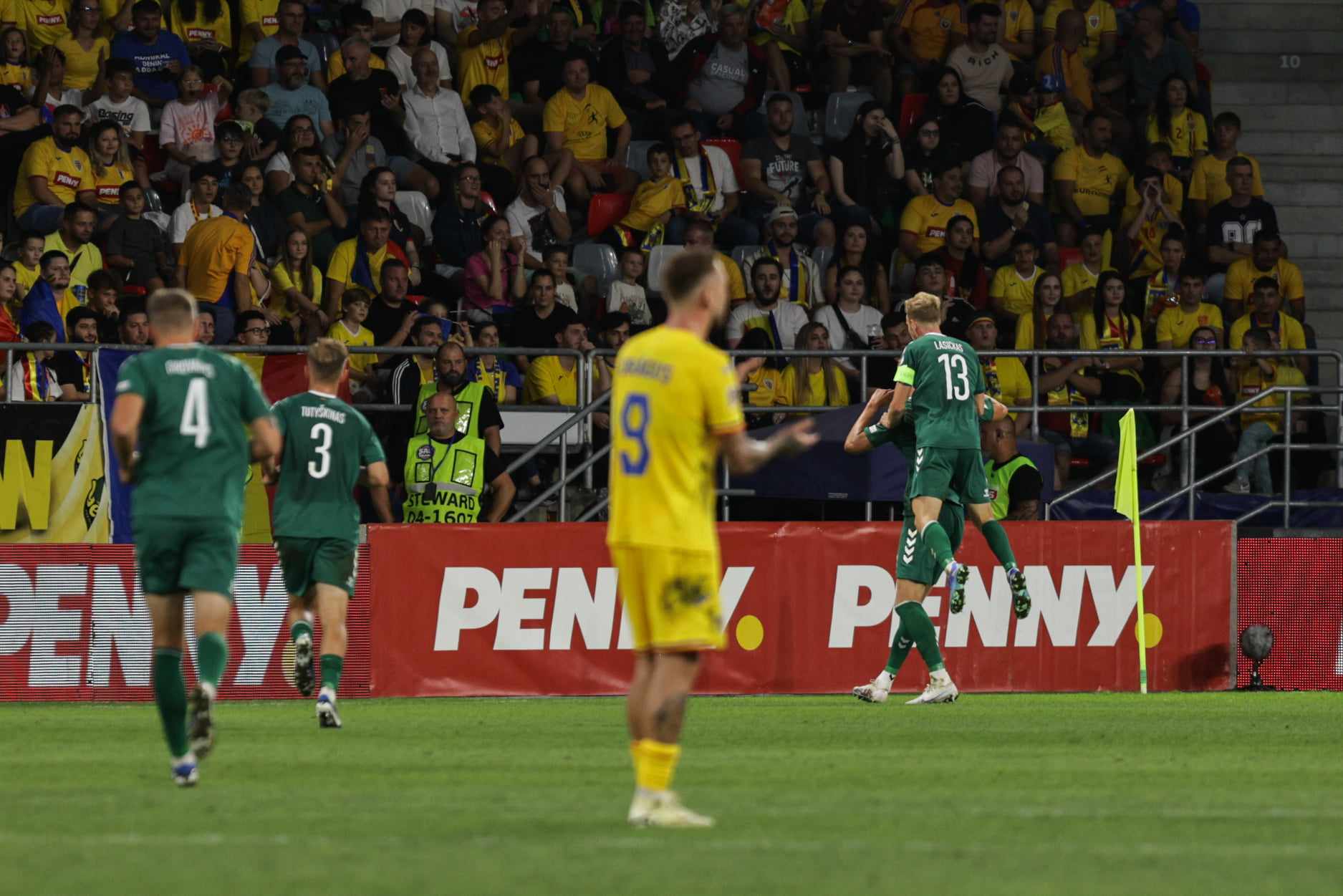 România - Lituania 3-1, în Liga Națiunilor. Schimbările lui Mircea Lucescu au adus victoria. VAR ne-a salvat de două ori
