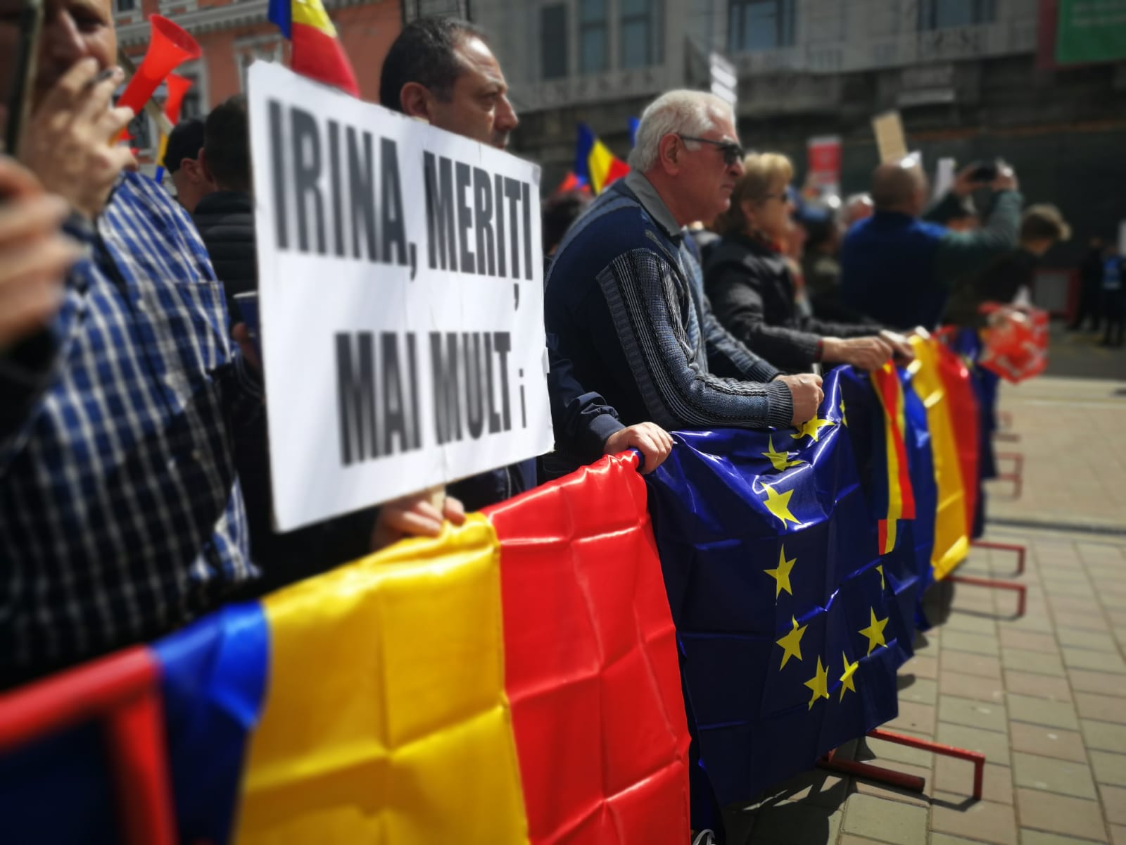 FOTO&VIDEO | Miting de amploare al PSD la Iași. Liviu Dragnea, aclamat și huiduit în Piața Unirii
