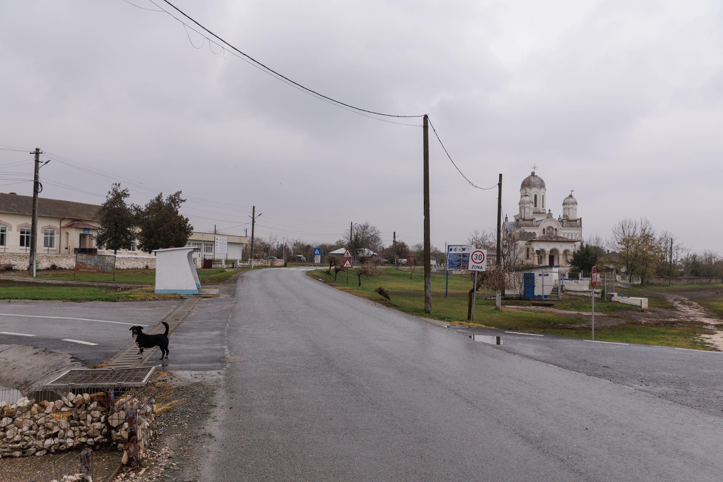 Mic sondaj la marginea țării. De la „frumosul Ciolacu” și „inteligentul Geoană” la „Băsescu cel hazliu”, ce cred oamenii care trăiesc în colțul de jos al hărții, în Dobrogea, despre prezidențiale