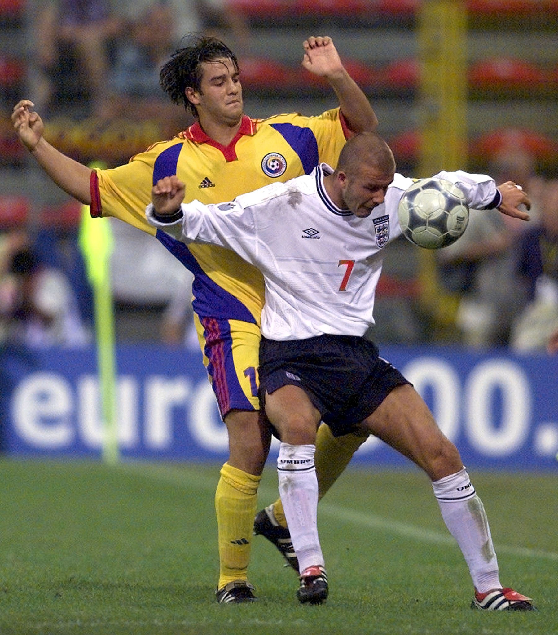 România, după 8 ani la EURO! Turneele finale la care au participat tricolorii. ^Ultima competiție majoră, EURO 2008, a fost dusă de generația lui Cristi Chivu și Adrian Mutu / GALERIE FOTO