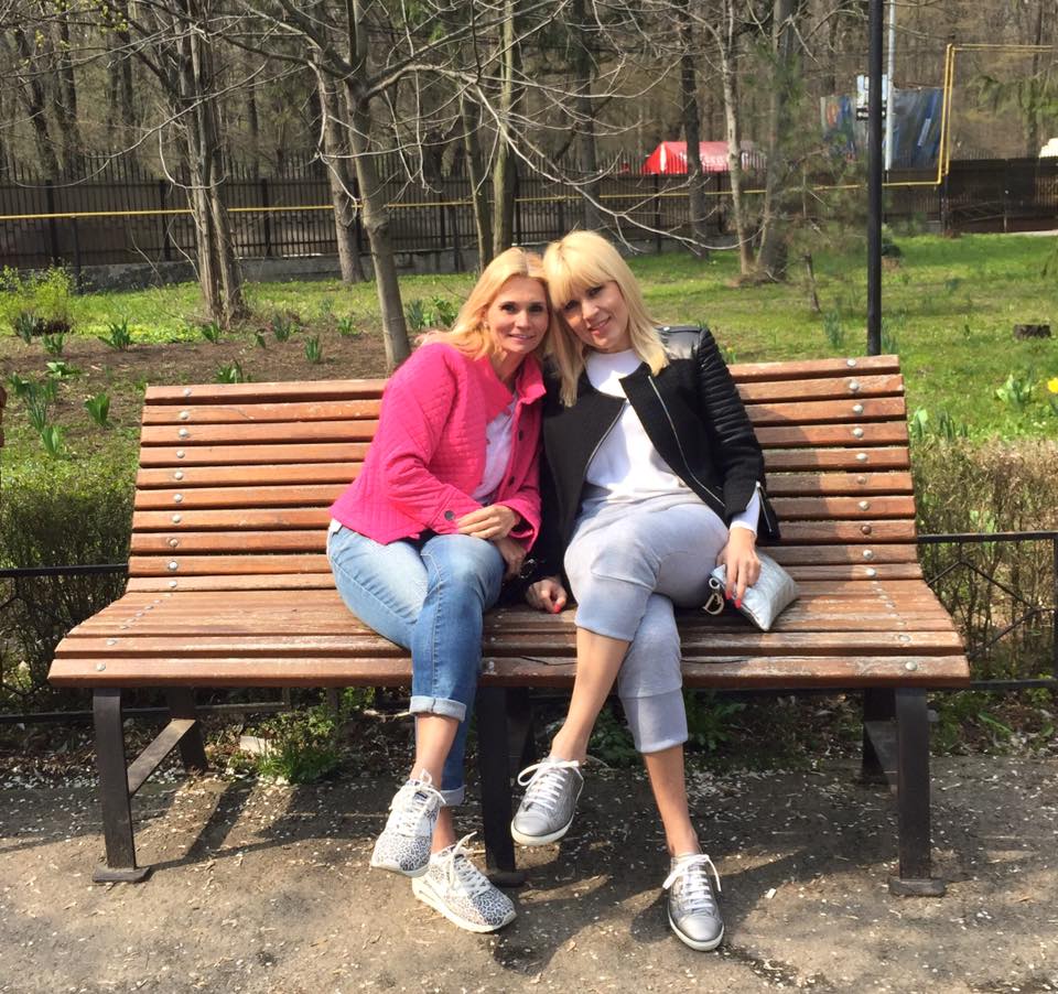 Elena Udrea s-a relaxat la Zoo Băneasa. Ce fetițe drăguțe au însoțit-o | FOTO
